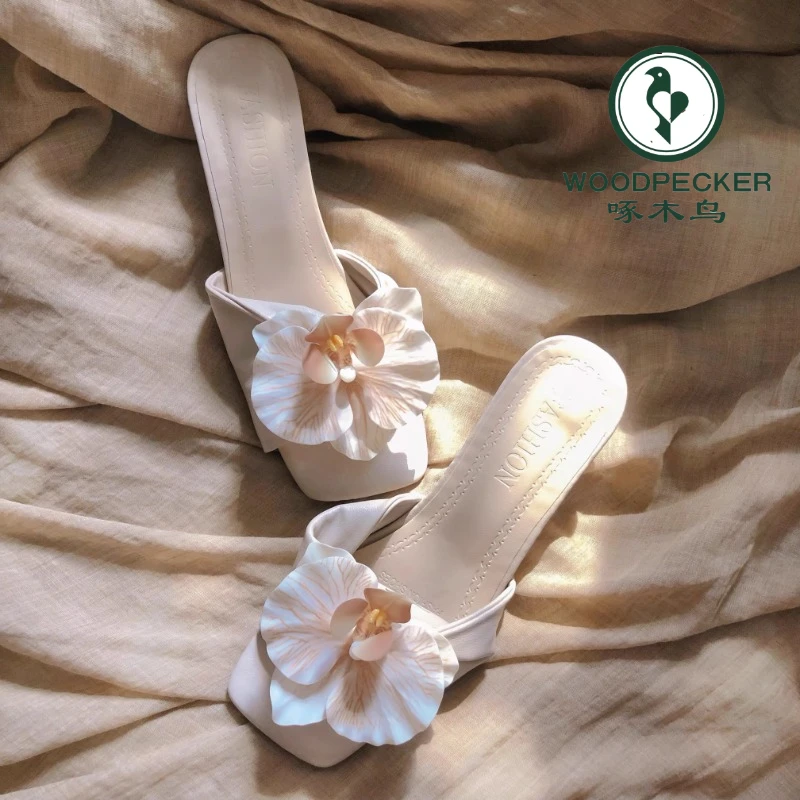 啄木鸟蝴蝶兰小众绝美仙女风细跟凉鞋夏季新款气质温柔晚晚风鞋子