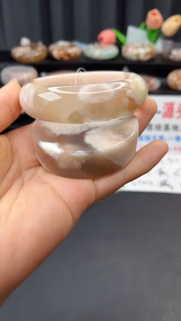未镶嵌手镯石英质玉赠送镯心（62圈口）