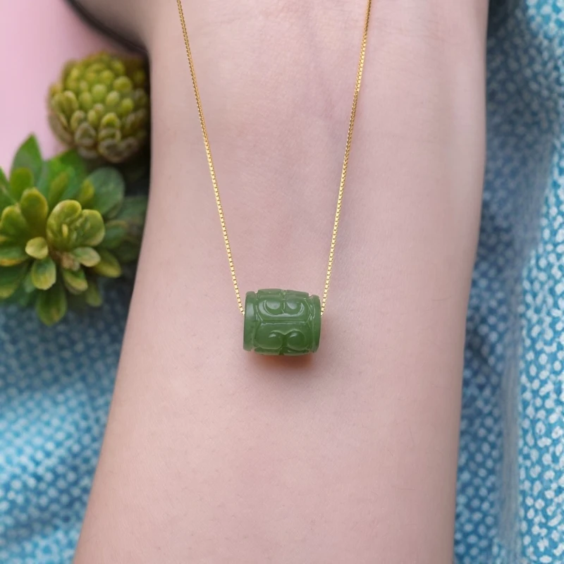 天然和田玉（碧玉）（手工雕刻）回纹路路通吊坠（带s925银项链一套）