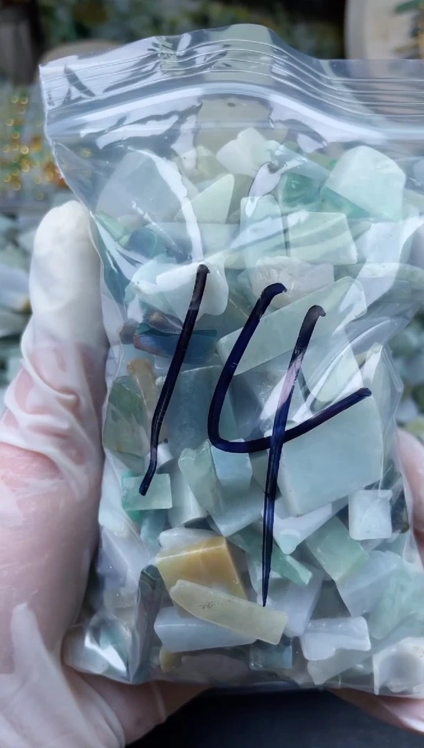 【闪购商品】翡翠颈饰未镶嵌天然翡翠边角小号500克14