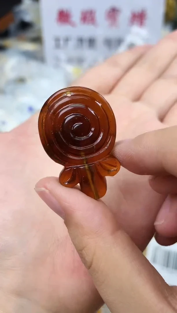 未镶嵌琥珀珠宝奇石110