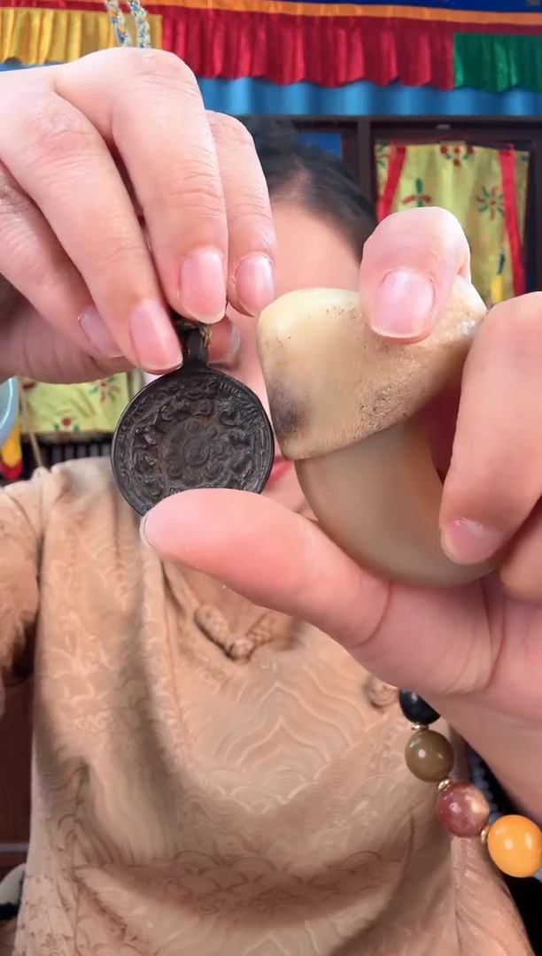 无非金属藏地挂件