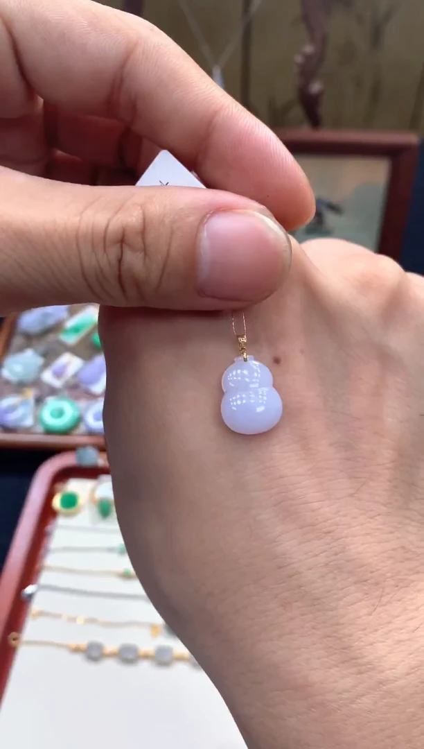 翡翠18K金镶嵌吊坠(不含链)葫芦