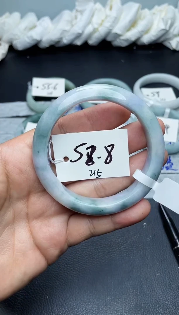 未镶嵌手镯翡翠215