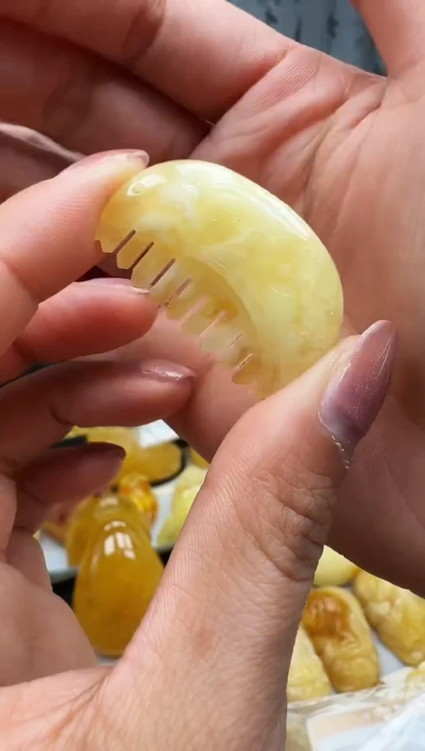 【闪购商品】琥珀裸石未镶嵌挂坠