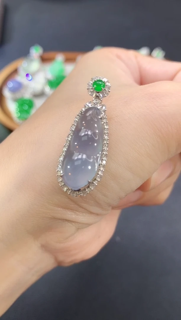 翡翠18K金镶嵌吊坠(不含链)豆子|12800