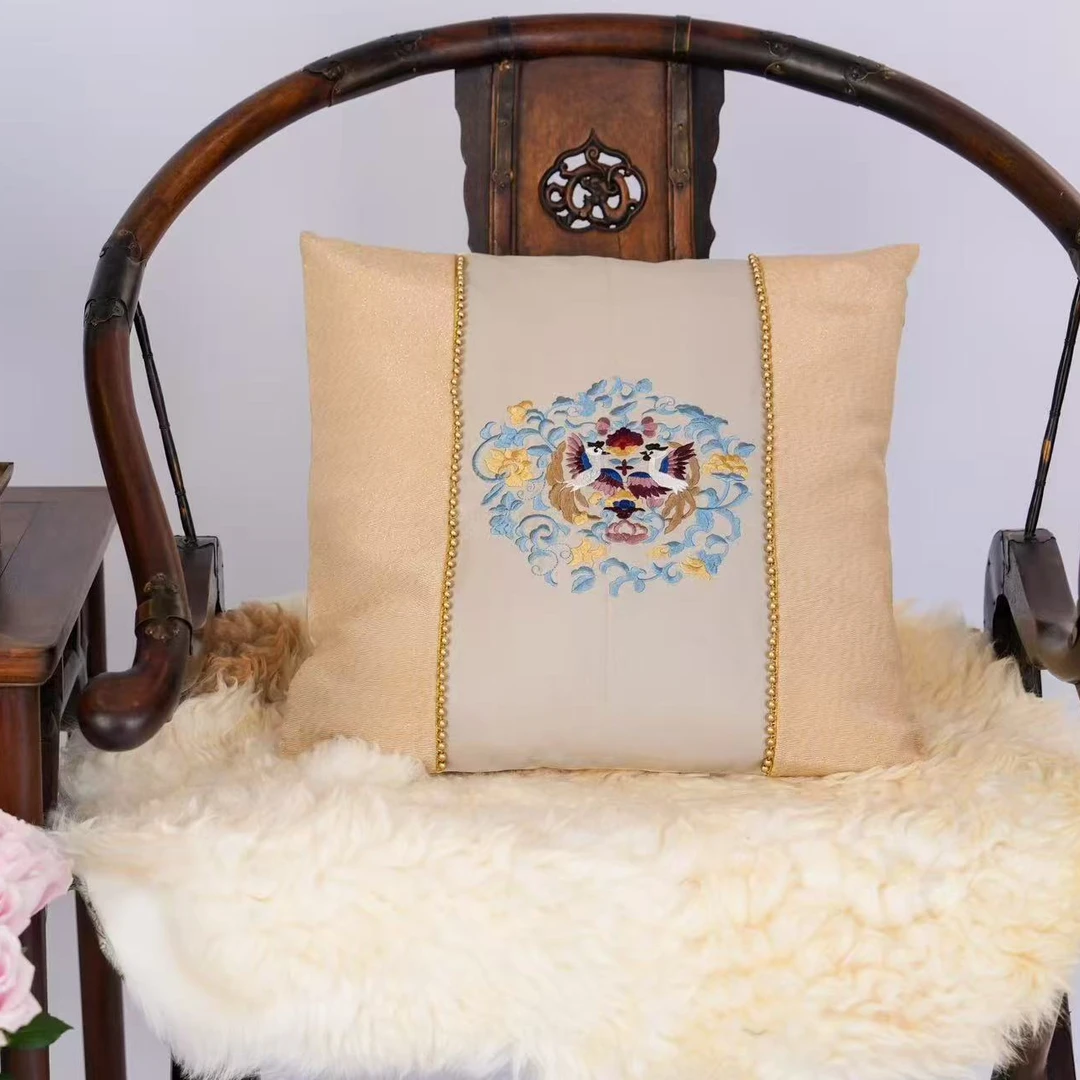 【云裳溪2025文创】米金色刺绣抱枕