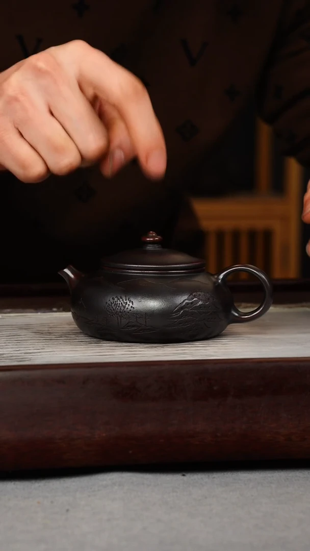 【闪购商品】紫砂茶壶古乌泥 寒江 山水