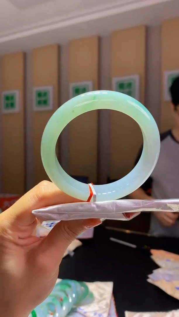 未镶嵌手镯翡翠-C3 圈口61.5 全款8.5万 定金2万