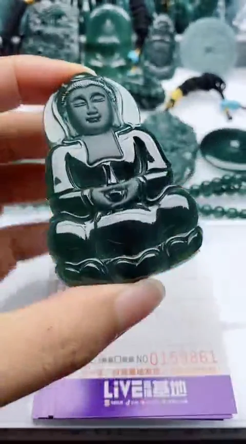 翡翠未镶嵌颈饰