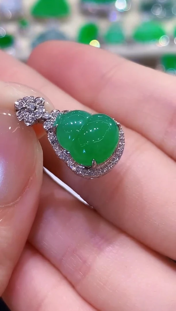 吊坠(不含链)18K金镶嵌翡翠X多样性发其一