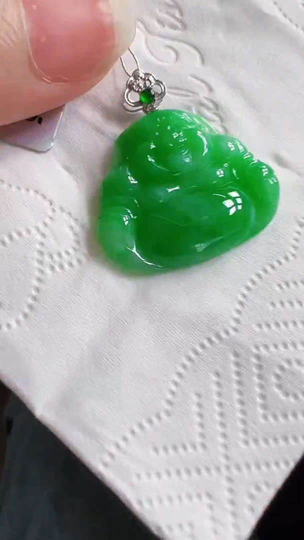 颈饰18K金镶嵌翡翠佛