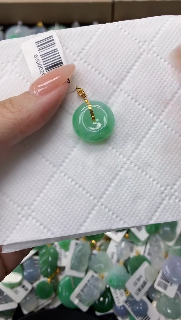 颈饰18K金镶嵌翡翠11111111111