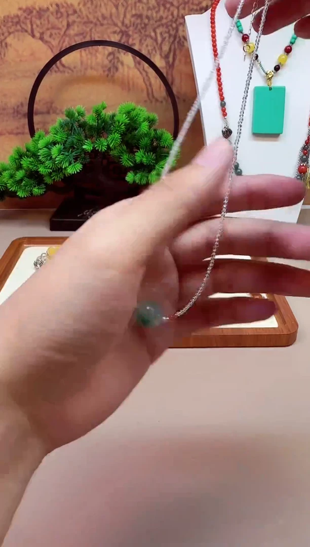 翡翠14K金镶嵌颈饰XXX