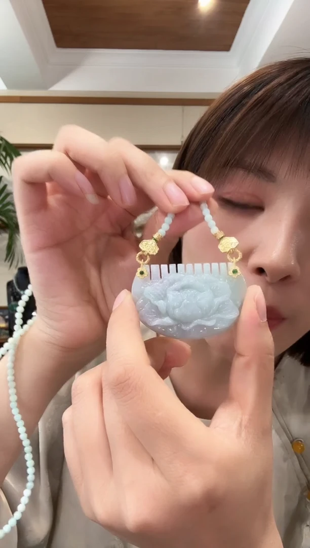 翡翠未镶嵌颈饰国风