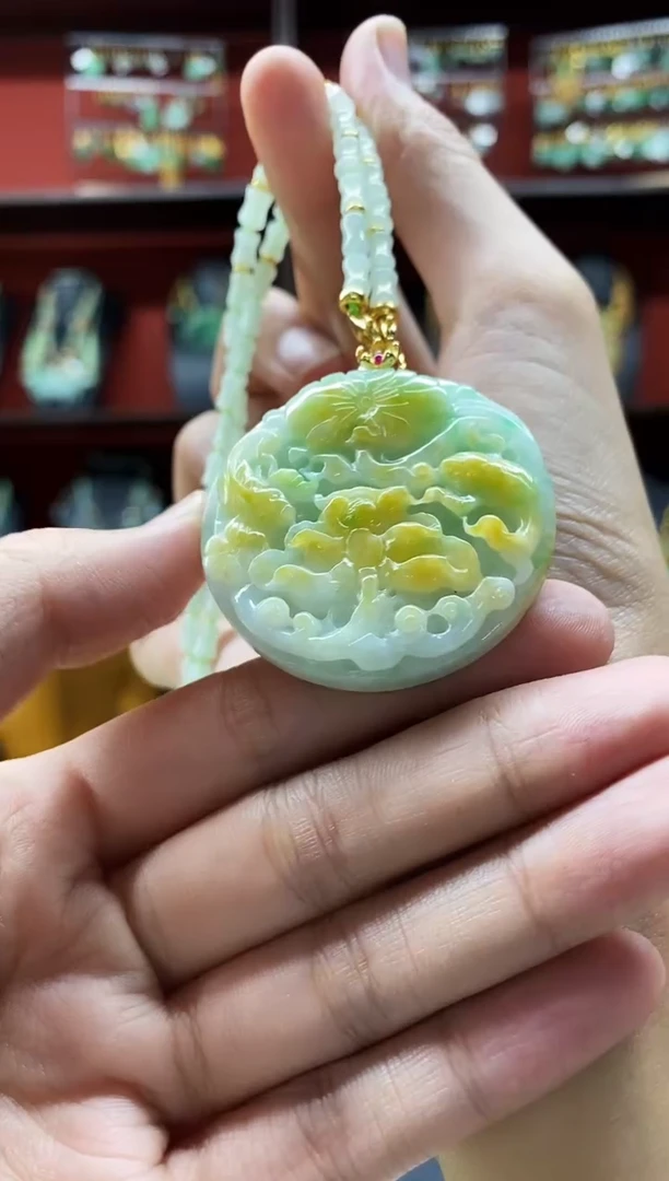 颈饰未镶嵌翡翠吊坠