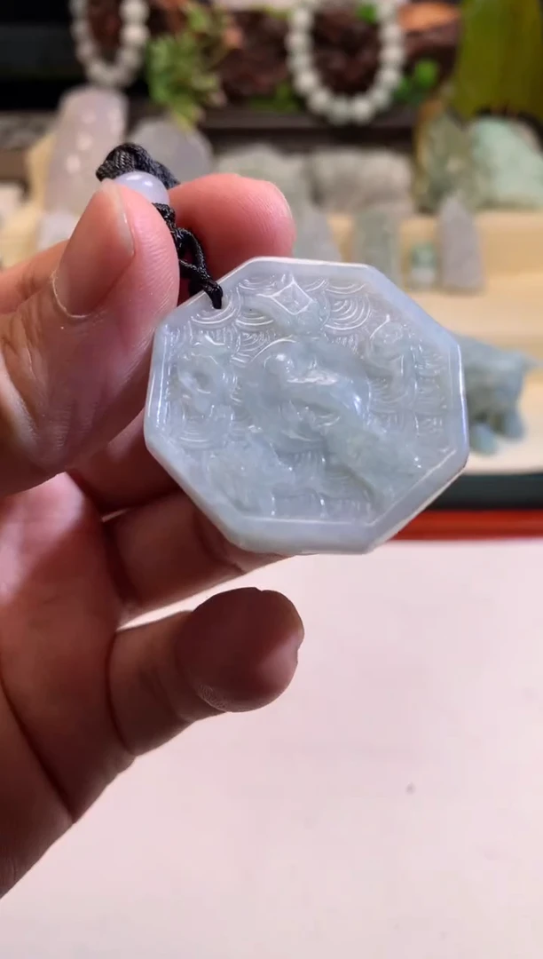 翡翠未镶嵌颈饰6/06/073