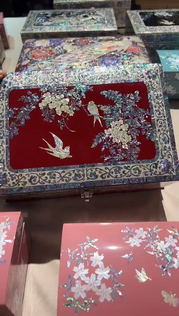 鱼锁绒布底·弘贝雅螺钿漆器文化馆