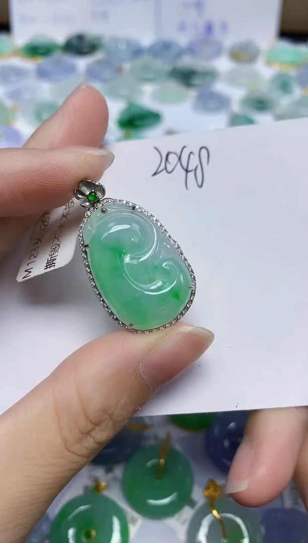 翡翠未镶嵌颈饰天然缅甸翡翠A货