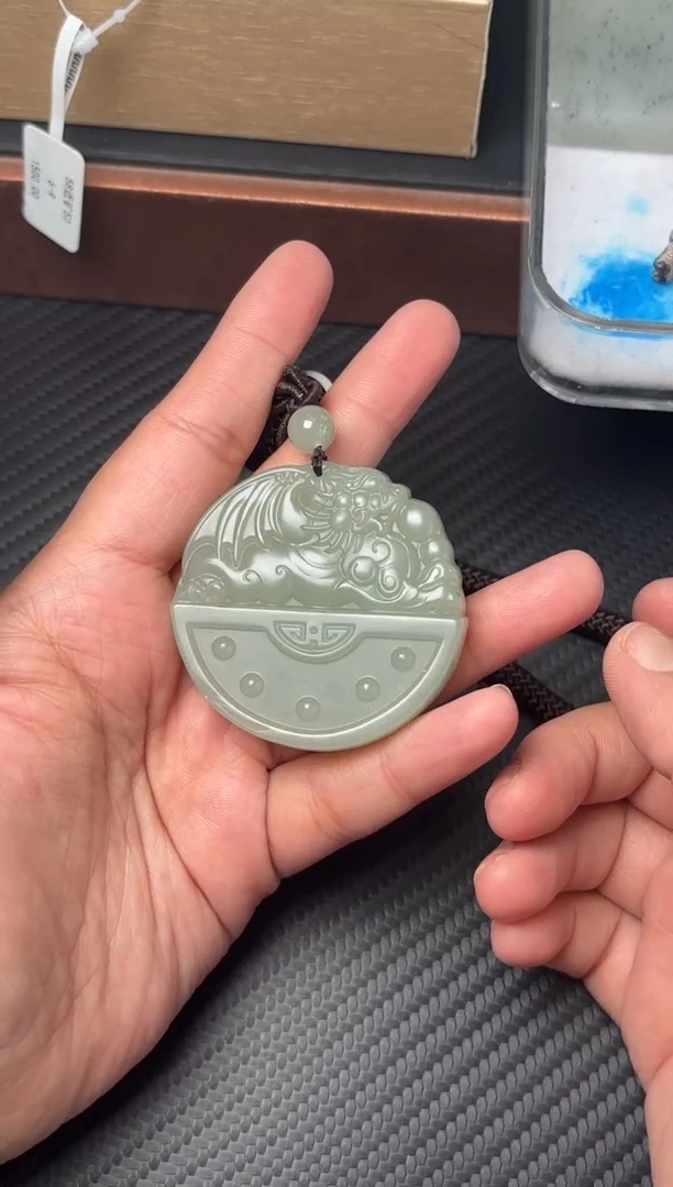 未镶嵌和田玉把件且末微色差近矿把件