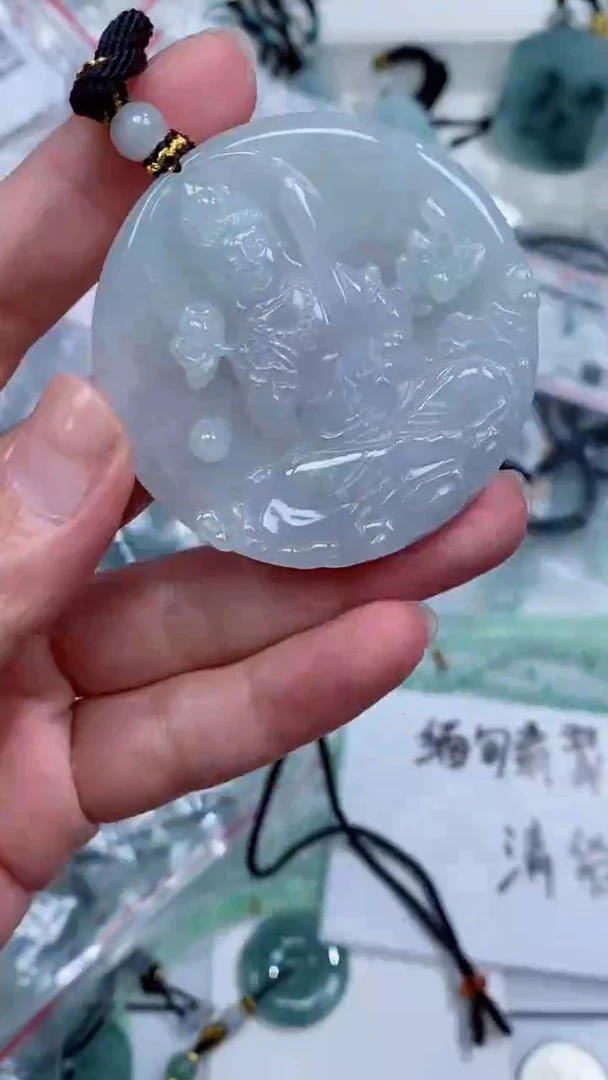 颈饰未镶嵌翡翠吊坠