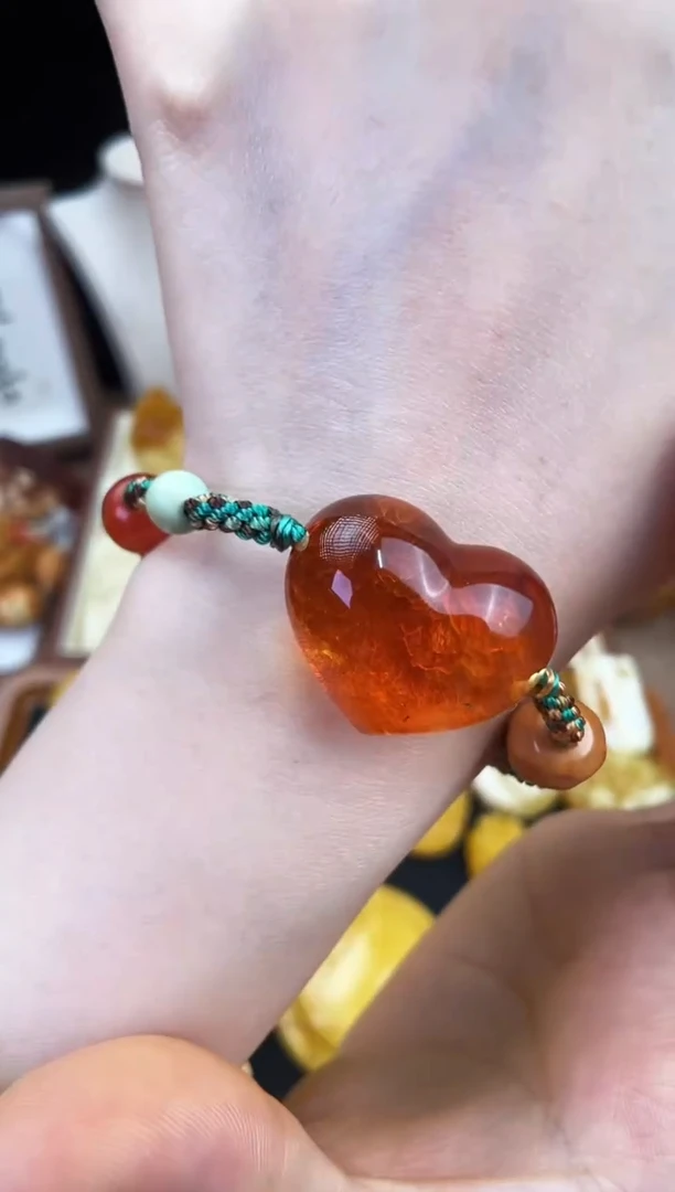 琥珀未镶嵌珠宝奇石柒月