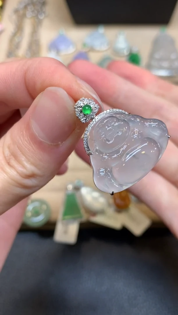 【闪购商品】翡翠颈饰18K金镶嵌佛公【无服务费】