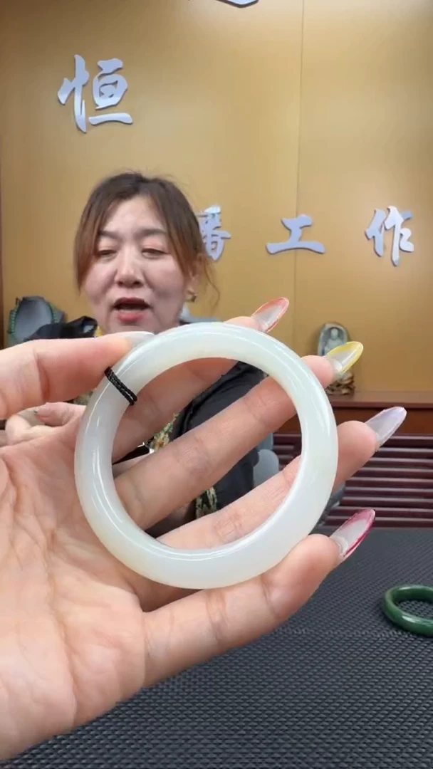 颈饰未镶嵌和田玉手镯54
