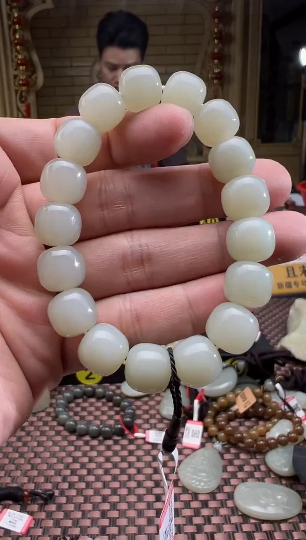 未镶嵌手串和田玉且末料青白玉老型珠手串卡11*12