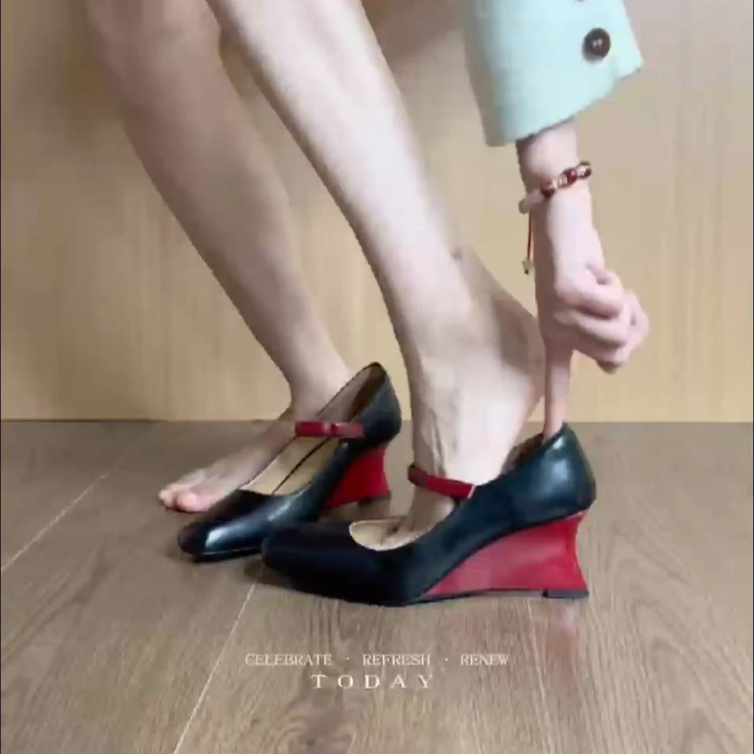 888-203韩版方头拼色魔术贴7.5M坡跟单鞋女2025新款通勤百搭鞋