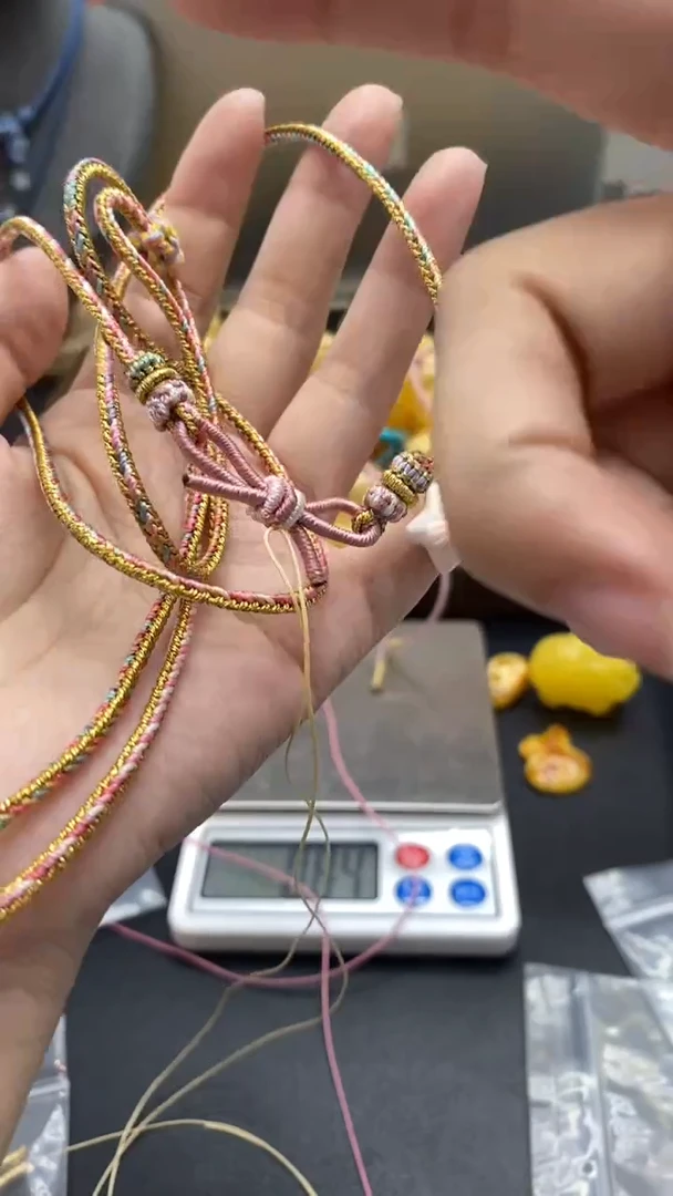 琥珀未镶嵌珠宝奇石小****8527的绳子