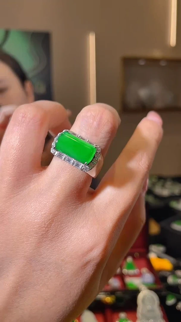 【闪购商品】翡翠戒指银S925镶嵌天然翡翠A货