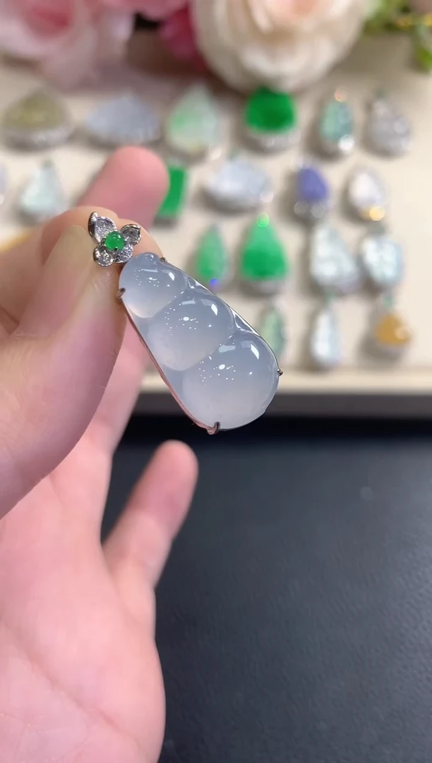 吊坠(不含链)18K金镶嵌翡翠秋日珠宝Q68