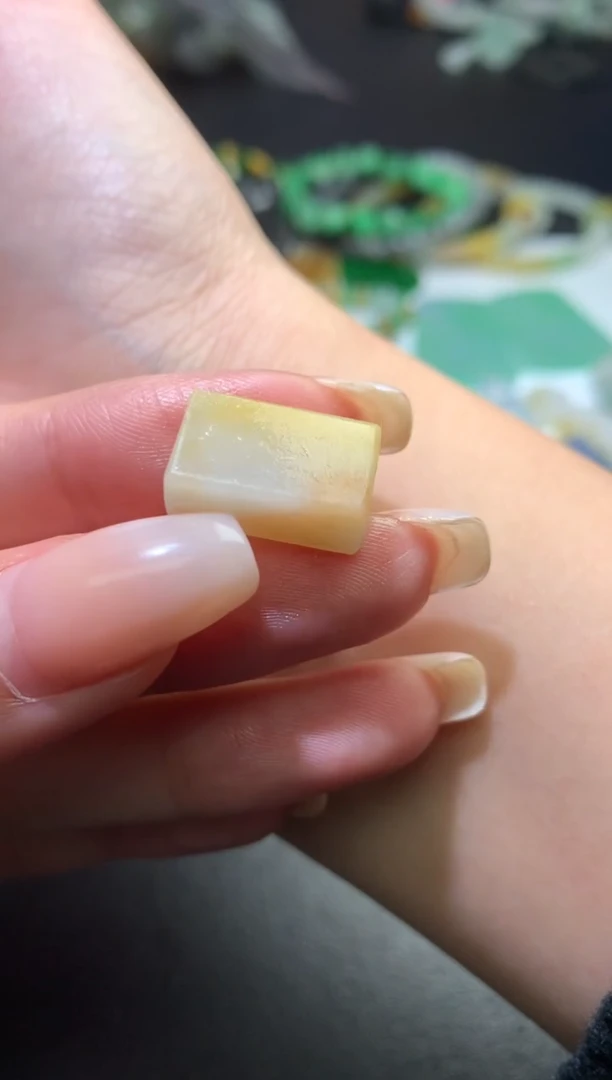 未镶嵌定制翡翠毛货