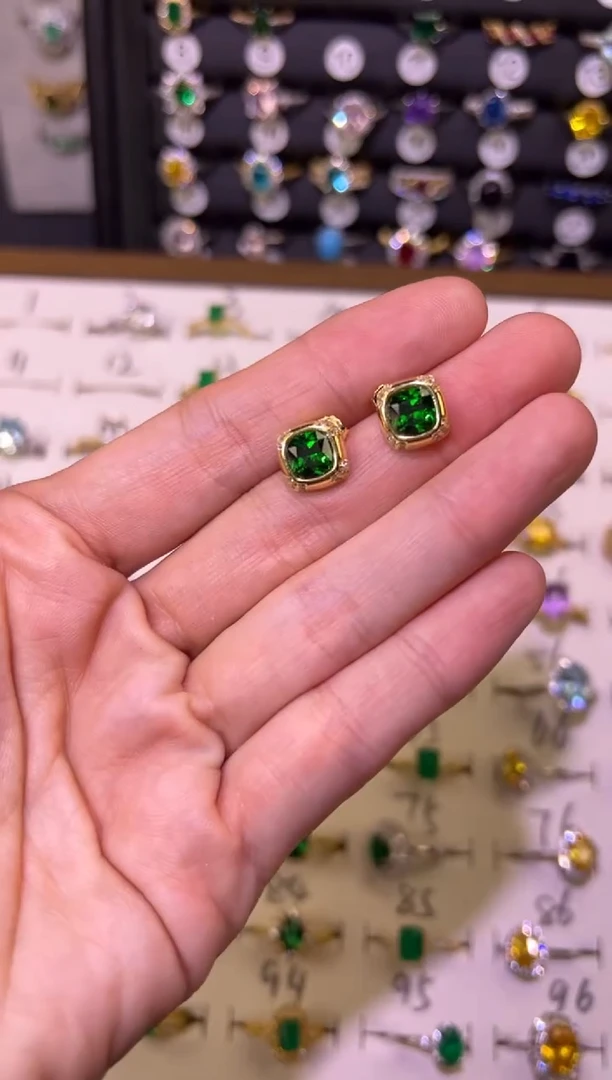 【闪购商品】祖母绿耳饰银S925镶嵌00000