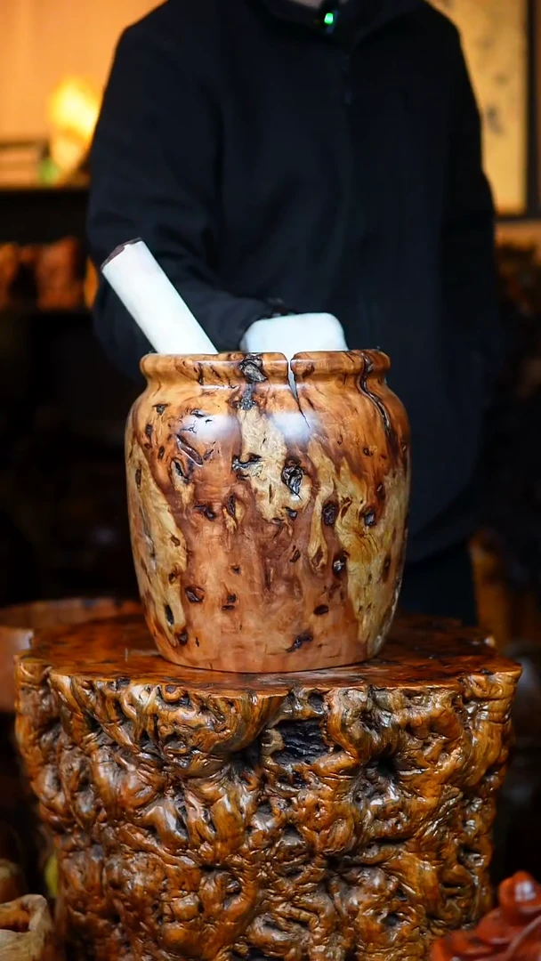 枣木百年雷击枣木画缸（高25，直径26）