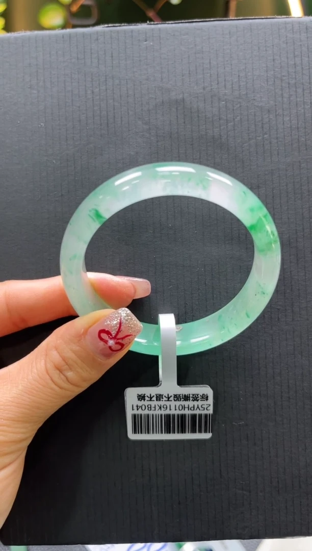 【闪购商品】石英质玉手镯未镶嵌+53.8+艳艳