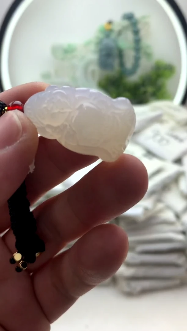 玛瑙/玉髓颈饰未镶嵌小财神