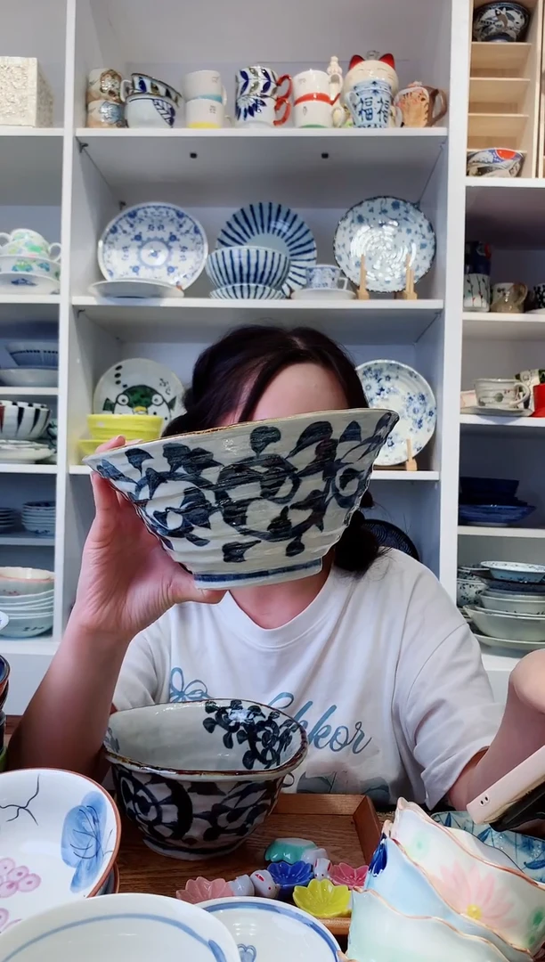 陶瓷章鱼唐草大号手捧钵