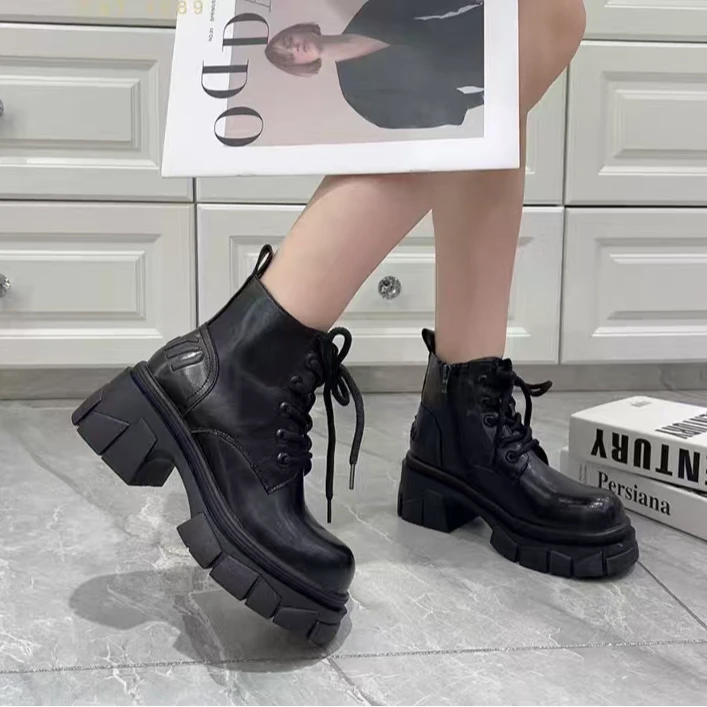 6-6060   新款英伦风秋冬厚底圆头时装靴四季款