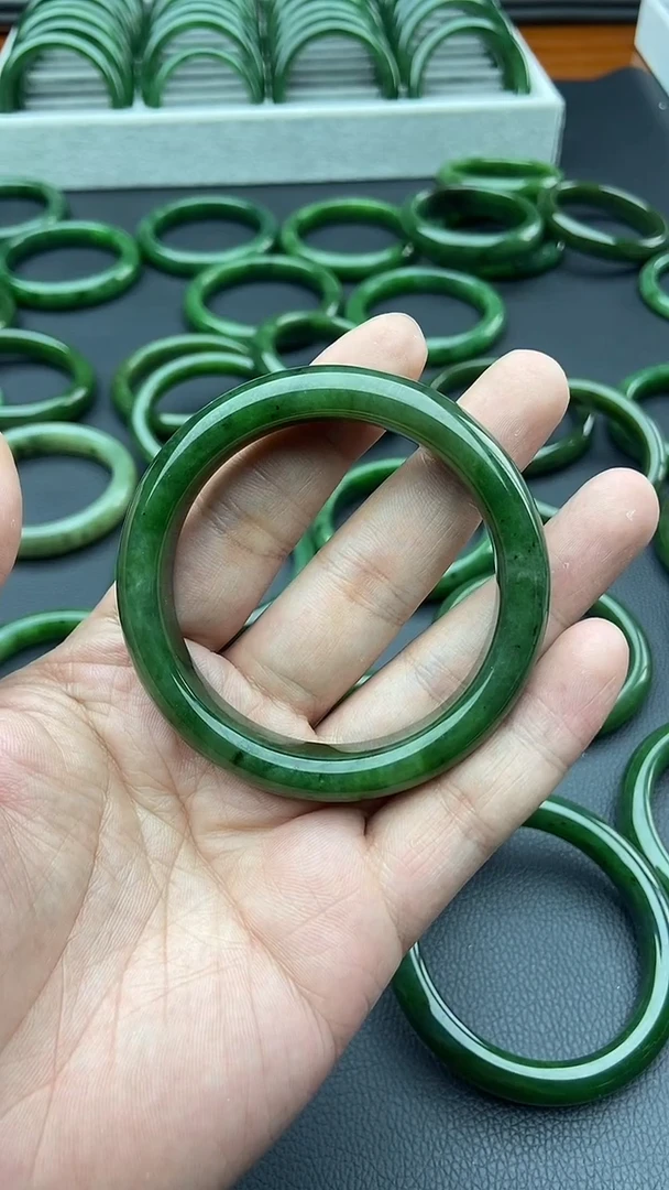 未镶嵌手镯和田玉（碧玉）37-56.8