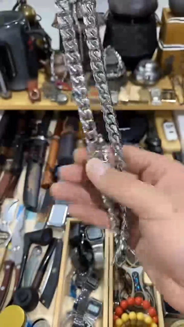 瓷片闪购商品  如图所示