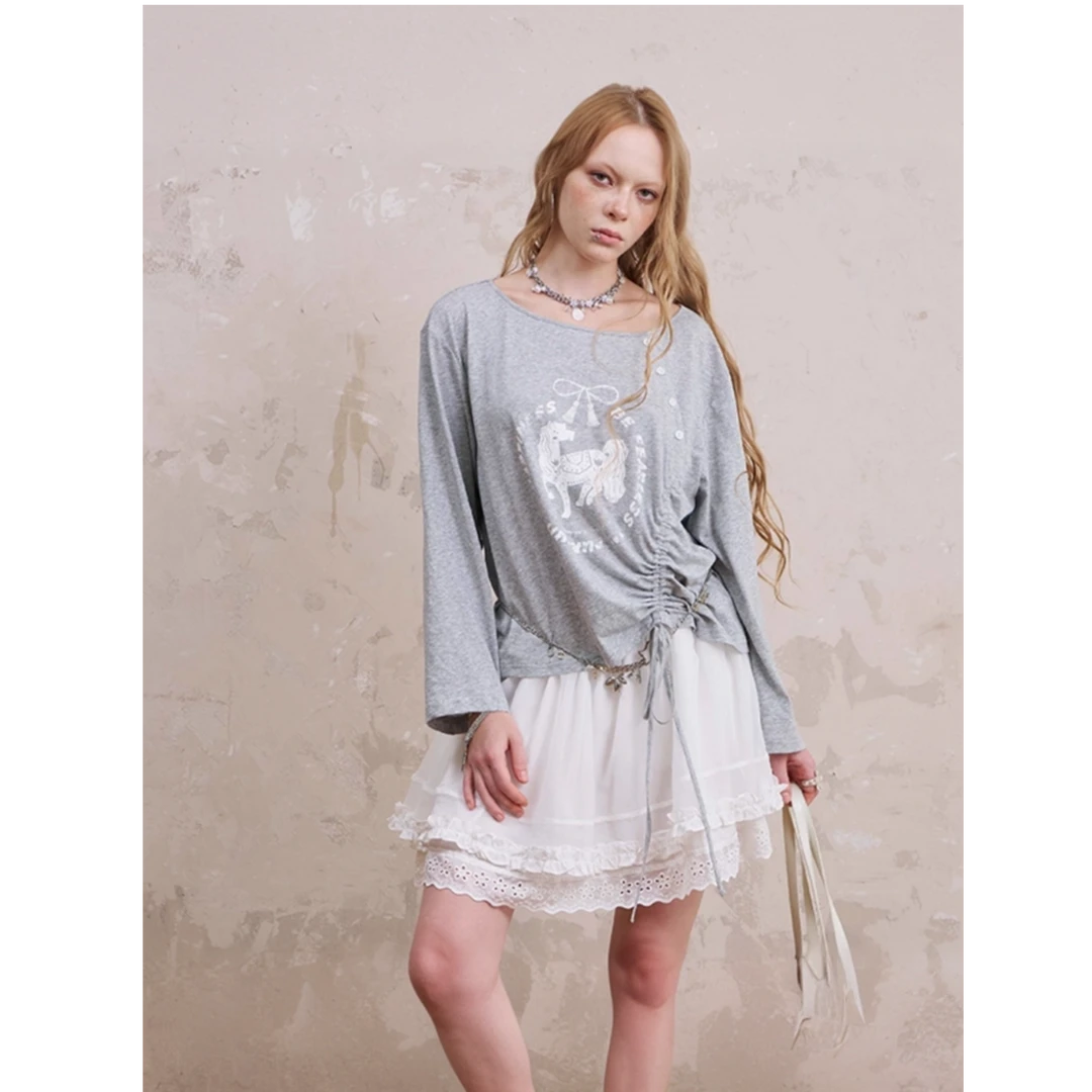 DIDDI MODA【浪漫风尚】宽松斜肩时尚胸围印花抽皱长袖t恤+短裙套装