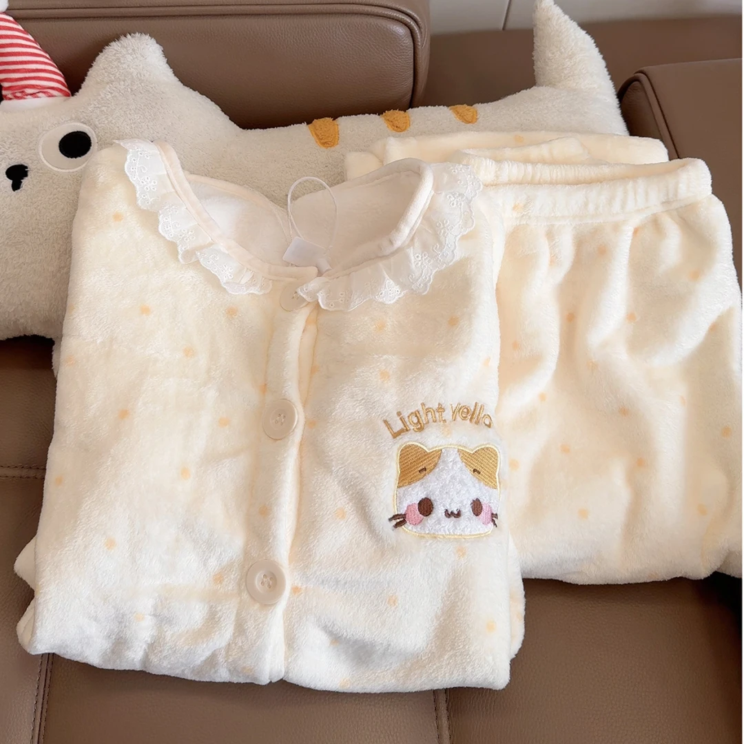 睡衣女秋冬季珊瑚绒保暖加厚日系可爱KT猫刺绣少女法兰绒家居服
