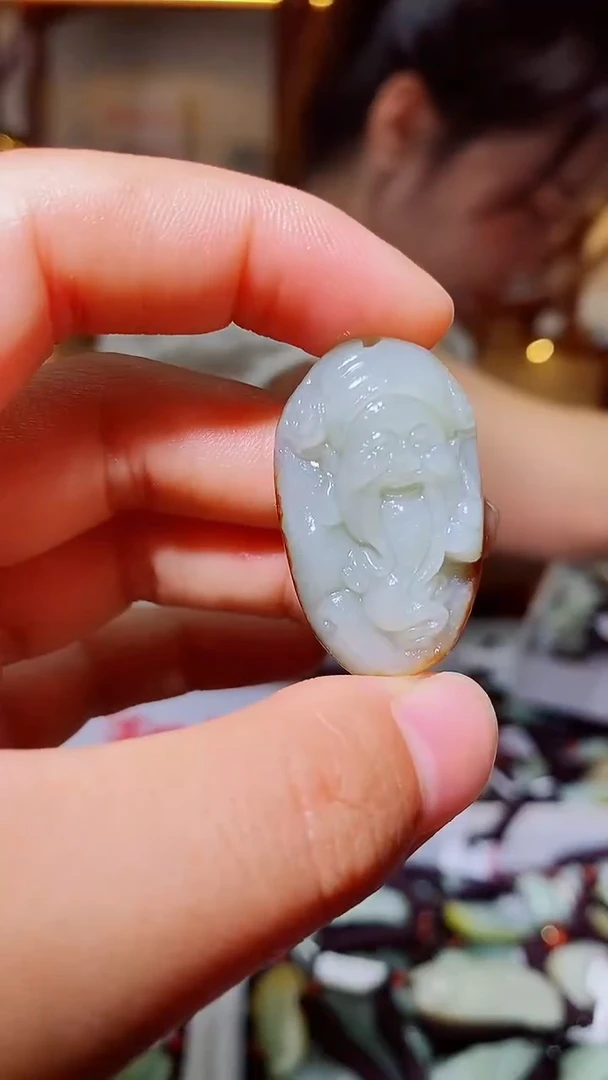 和田玉未镶嵌颈饰1