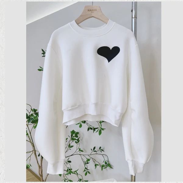 丨早秋简约百搭撞色黑爱心圆领套头卫衣 6271