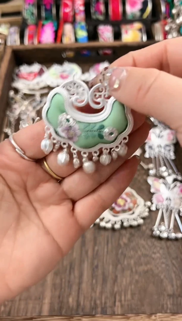 【闪购商品】织绣民族风老绣饰品316