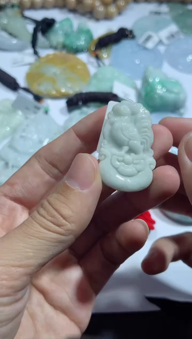【闪购商品】翡翠吊坠(不含链)未镶嵌00001676