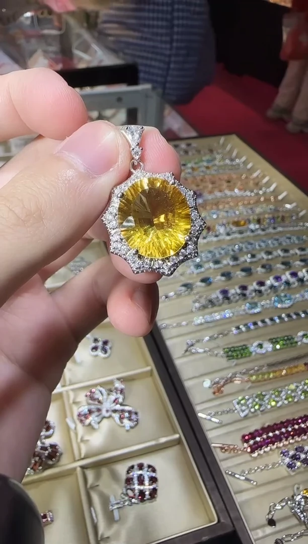 颈饰银S925镶嵌黄晶16*14mm浓金