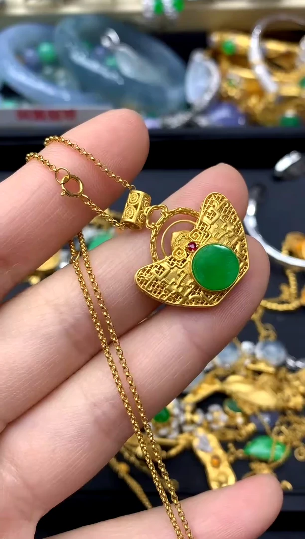 颈饰18K金镶嵌翡翠670-中国好珍宝